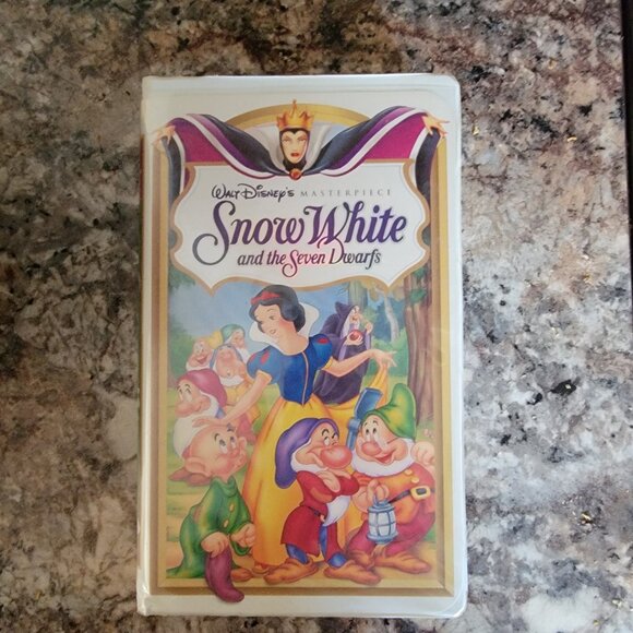 Disney's Snow White and the Seven Dwarfs Masterpiece Collection VHS - Picture 1 of 3